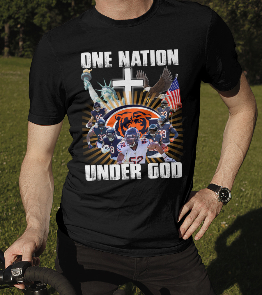 Chicago Bears One Nation Under God Statue Of Liberty American Flag Cross Football Players T-Shirt