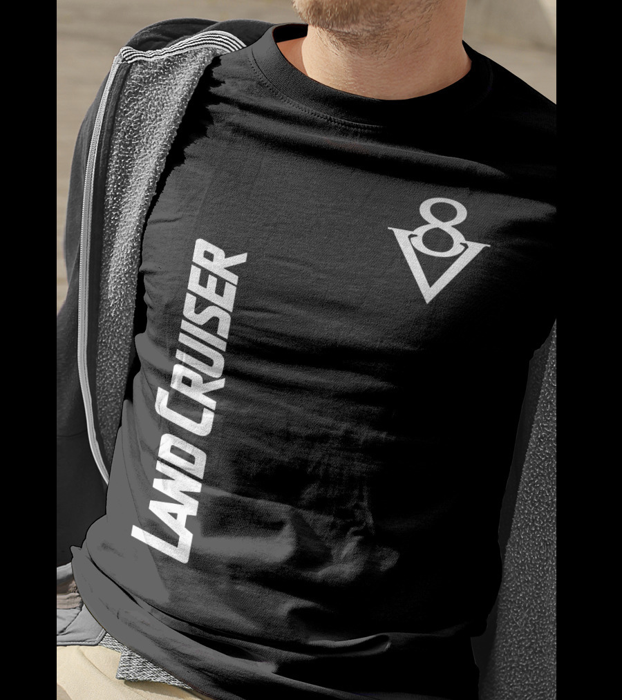 LAND CRUISER V8 T-Shirt