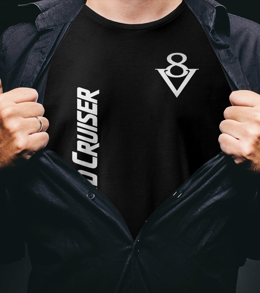 LAND CRUISER V8 T-Shirt