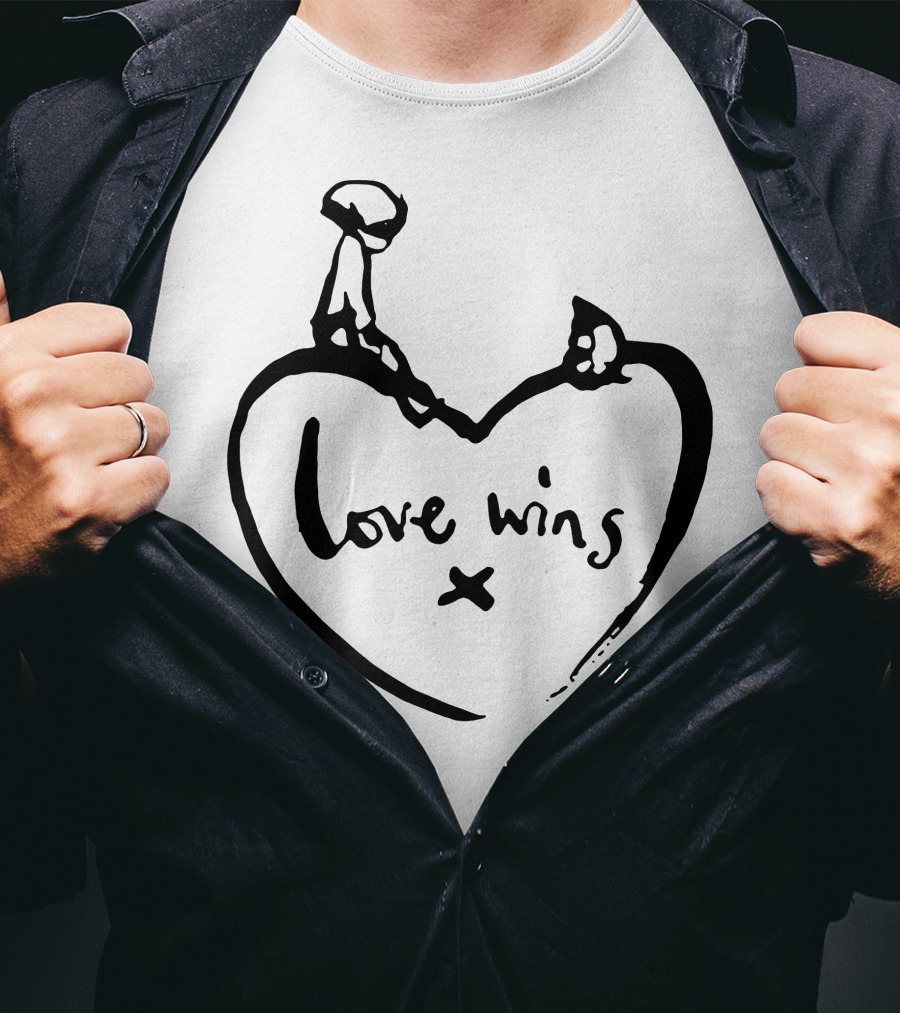 Love Wins Heart Comic Relief Charity Collaboration T-Shirt