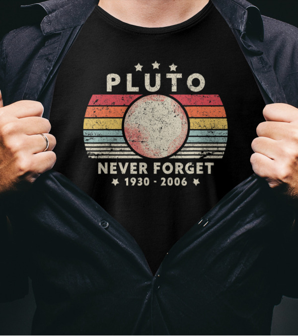 Retro Pluto Never Forget 1930-2006 Vintage Space Science T-Shirt
