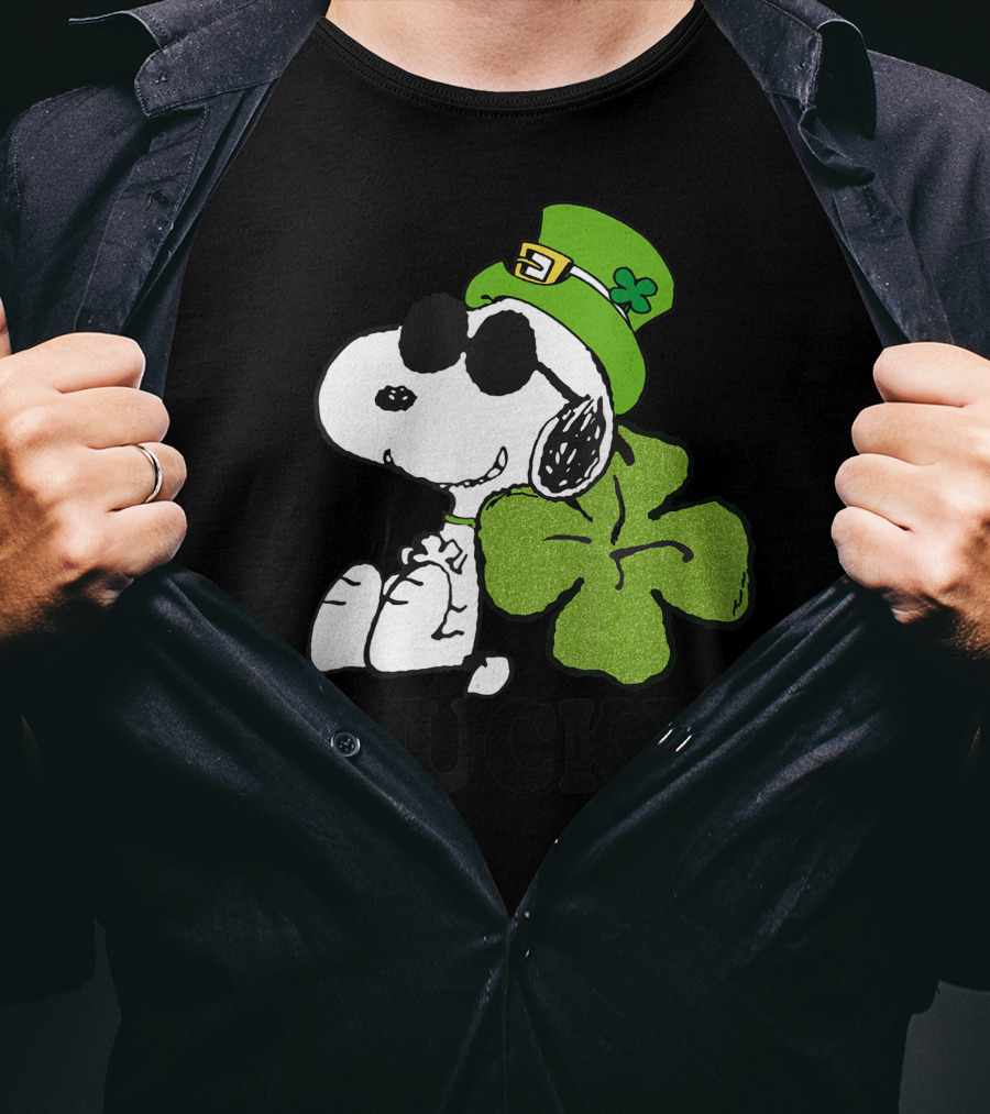 Peanuts Snoopy St. Patrick's Day Lucky Clover Hat T-Shirt
