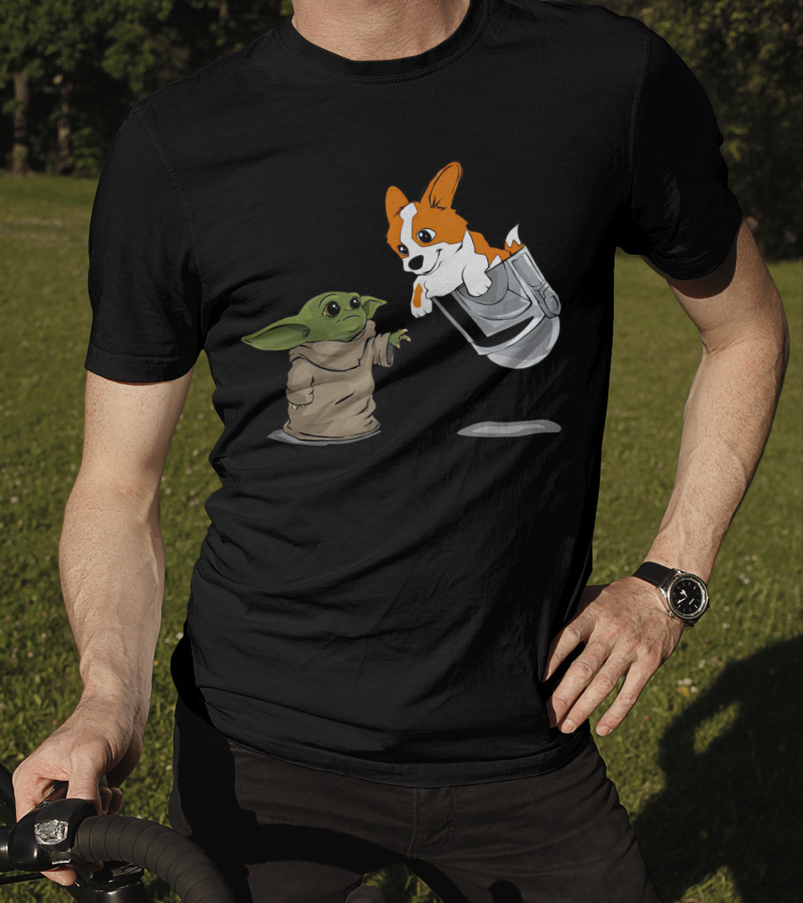 Cute Corgi With Baby Alien Companion T-Shirt