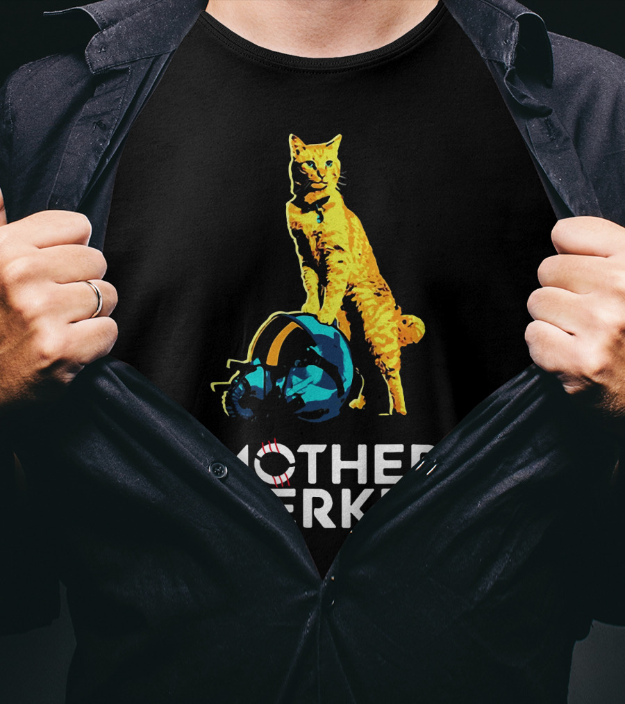 Mother Flerken Cat With Goose Helmet Marvel Fan T-Shirt