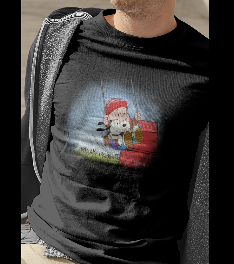 Charlie Brown And Snoopy Swinging On Doghouse T-Shirt