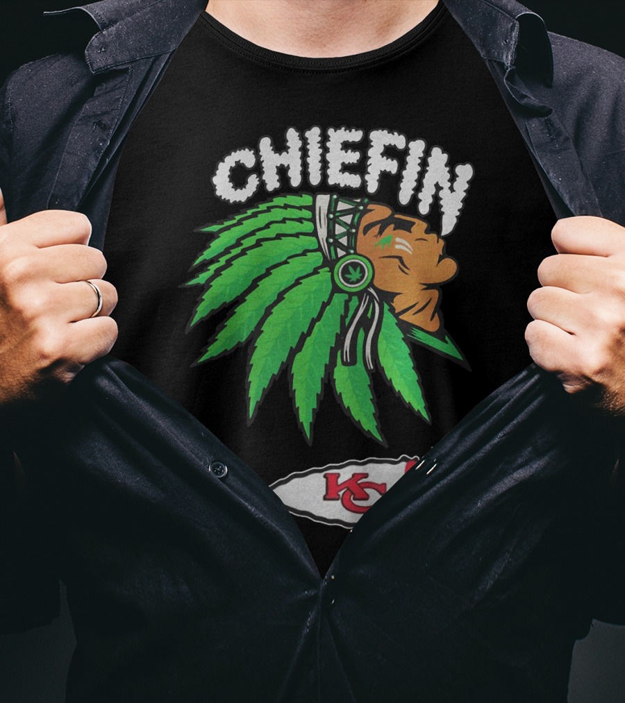 Kansas City Chiefs Chiefin Weed Smoke T-Shirt