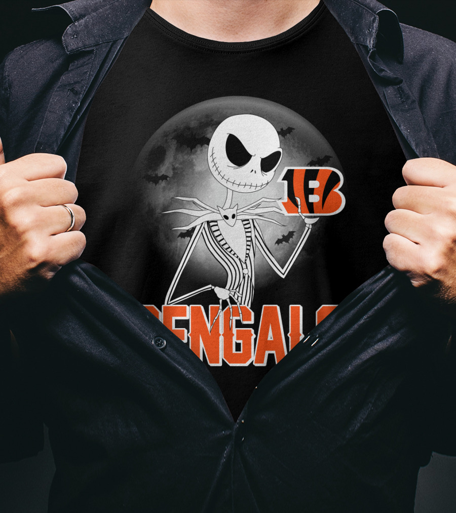 Jack Skellington Holding Cincinnati Bengals Logo Halloween Moon Bats Bengal Tiger B T-Shirt