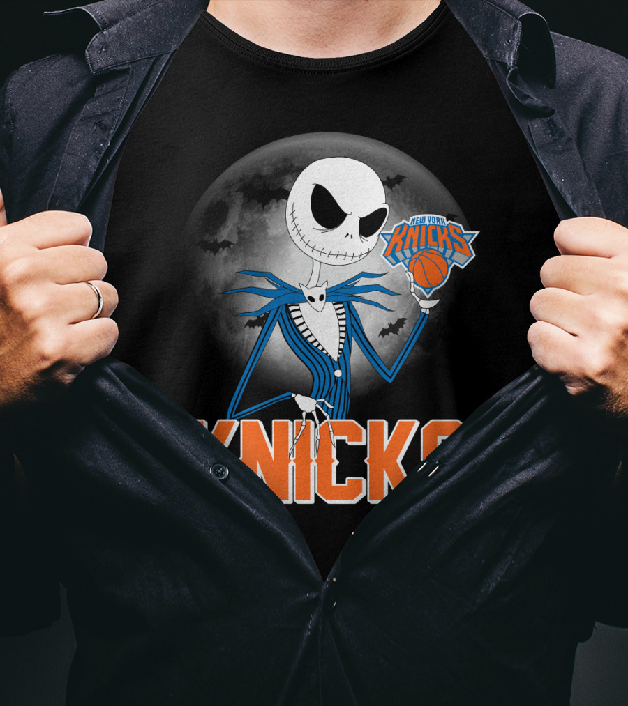Jack Skellington New York Knicks Halloween Basketball Moon Scene T-Shirt