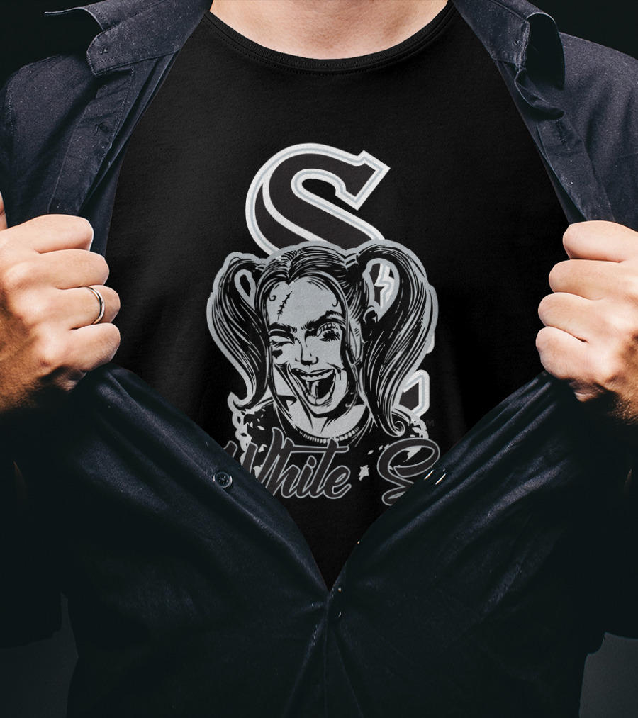 Harley Quinn Face With Chicago White Sox T-Shirt