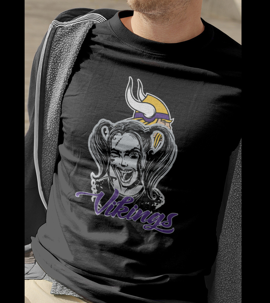 Harley Quinn Smiling With Minnesota Vikings Logo And Vikings T-Shirt