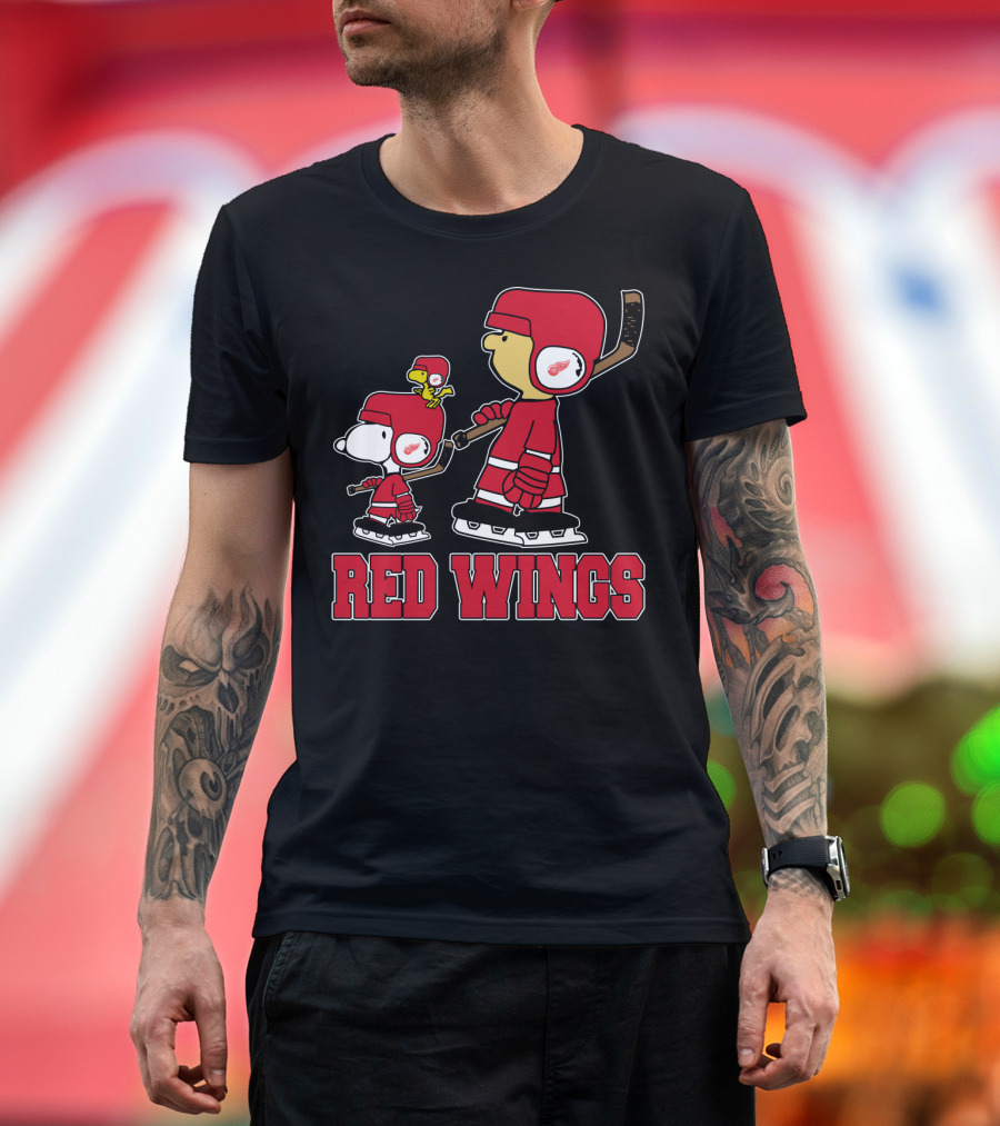 Snoopy And Detroit Red Wings Ice Hockey Fan Team-Up T-Shirt