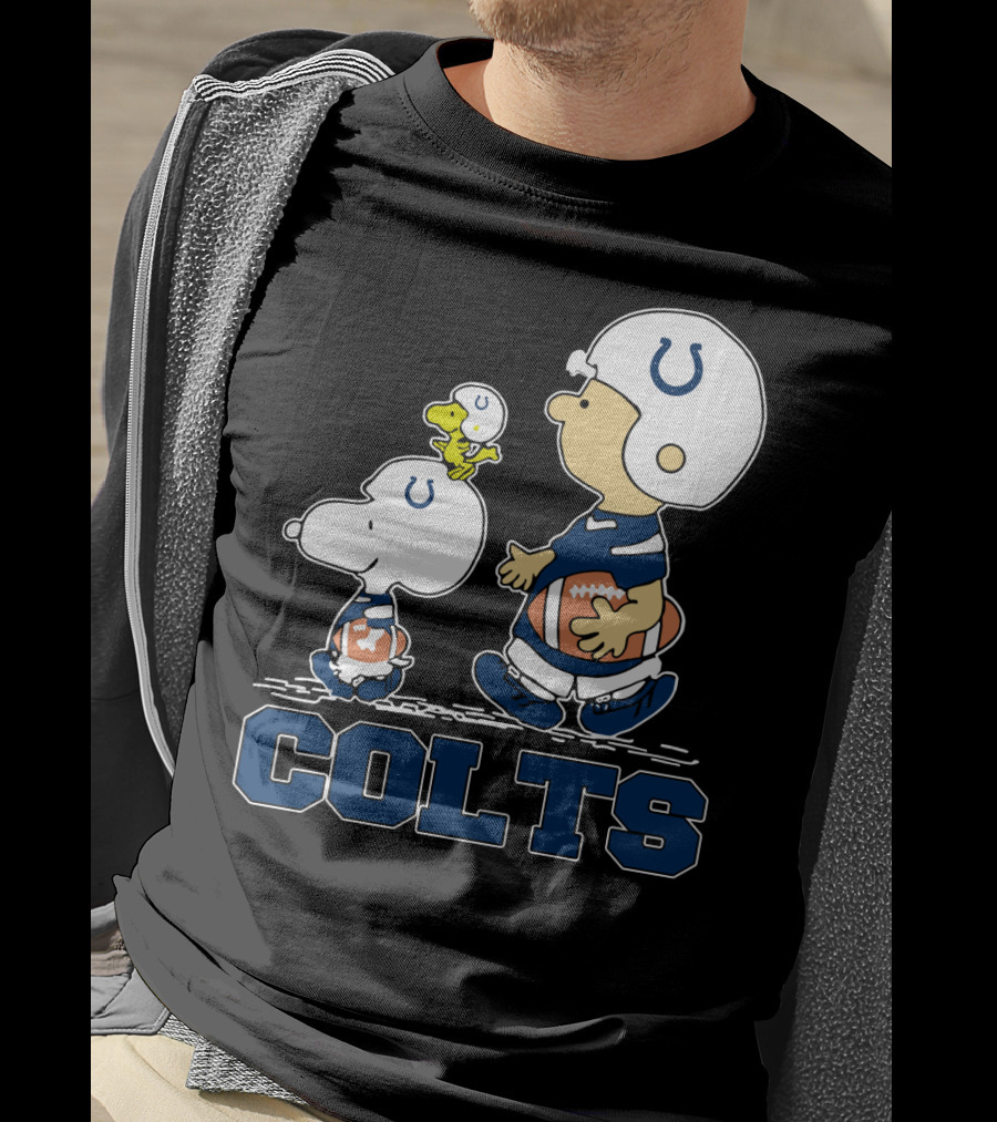 Snoopy Woodstock And Charlie Brown With Indianapolis Colts Football Helmets And Jersey T-Shirt