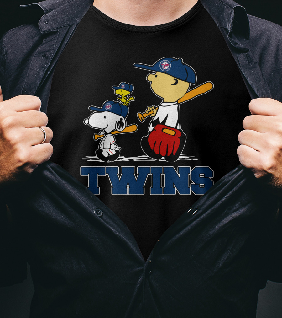 Snoopy And Woodstock With Twins Baseball Fans T-Shirt