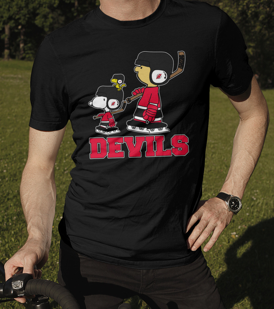 Snoopy And Woodstock In New Jersey Devils Hockey Gear T-Shirt