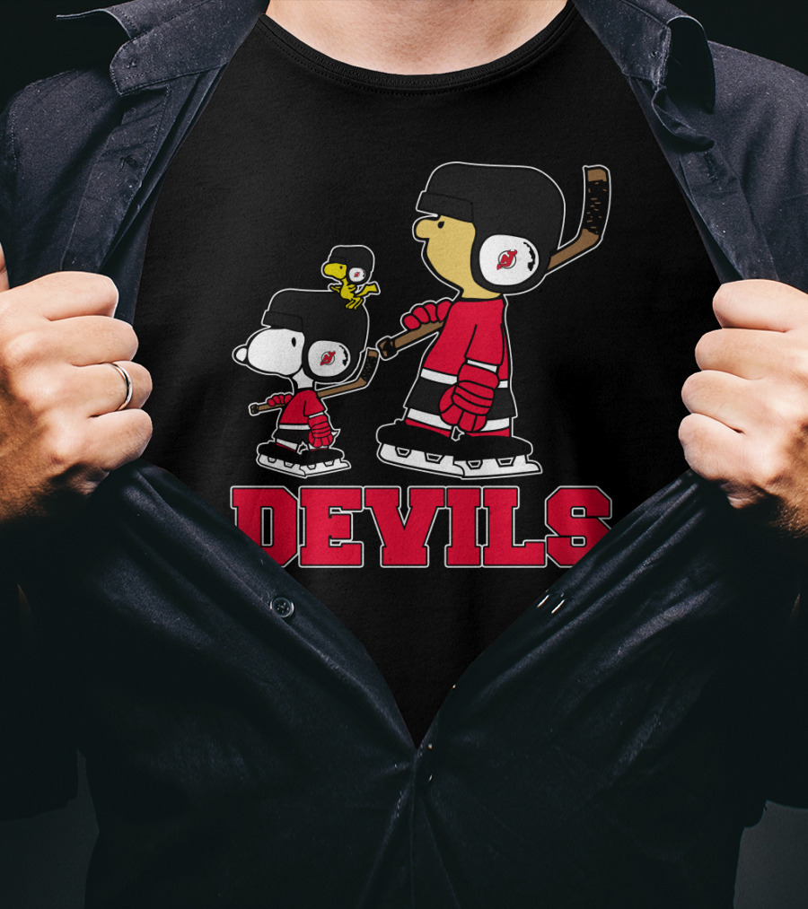Snoopy And Woodstock In New Jersey Devils Hockey Gear T-Shirt