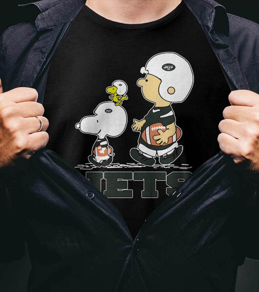 Snoopy And New York Jets Fans Football Team Helmets Charlie Brown Woodstock T-Shirt