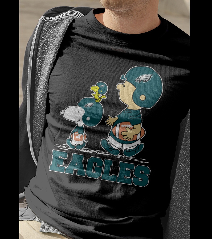 Snoopy Woodstock And Charlie Brown Philadelphia Eagles Football Fans T-Shirt