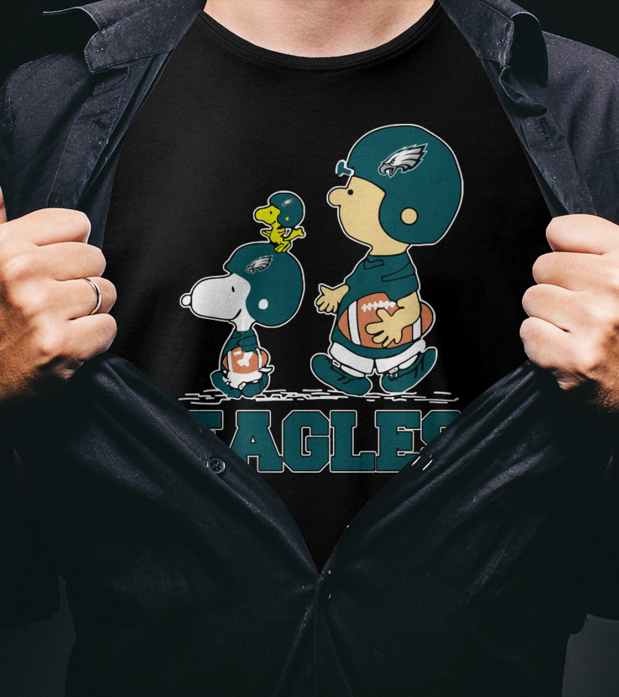Snoopy Woodstock And Charlie Brown Philadelphia Eagles Football Fans T-Shirt