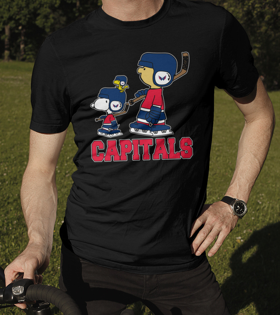 Snoopy And Woodstock With Washington Capitals Hockey Fan Gear T-Shirt