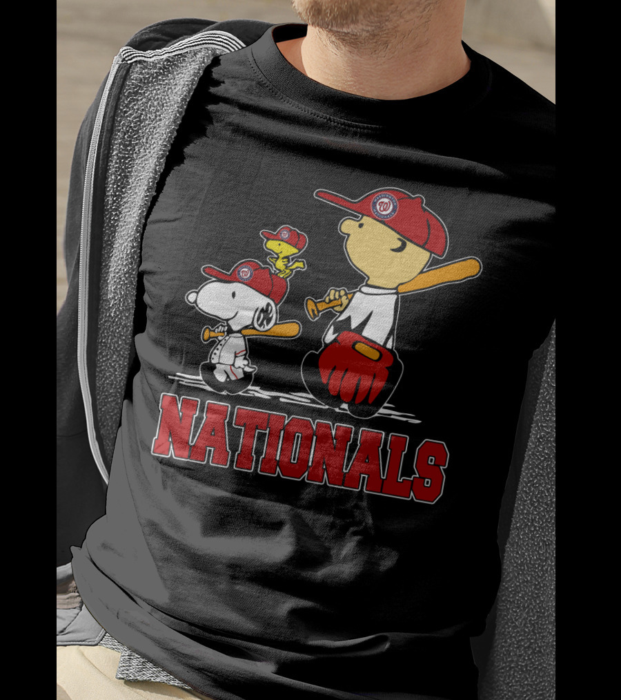 Snoopy And Peanuts Characters With Washington Nationals Baseball Fans T-Shirt