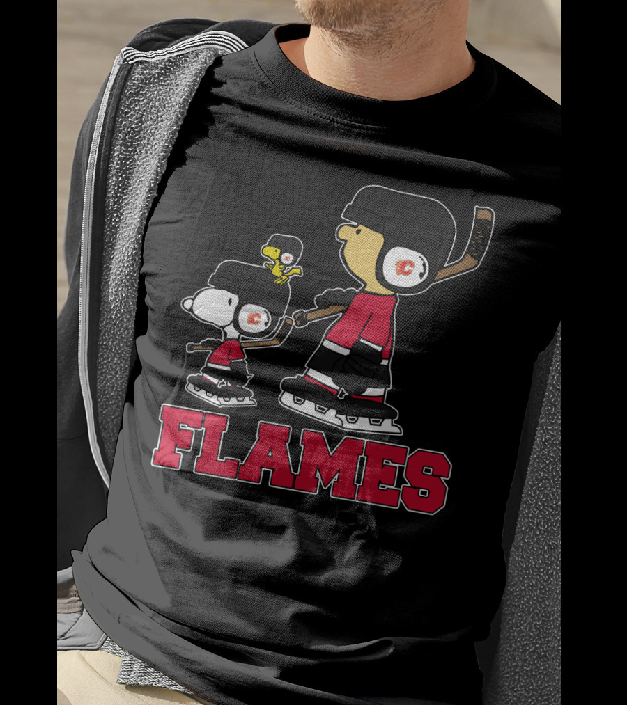 Snoopy And Woodstock With Calgary Flames Hockey Players T-Shirt