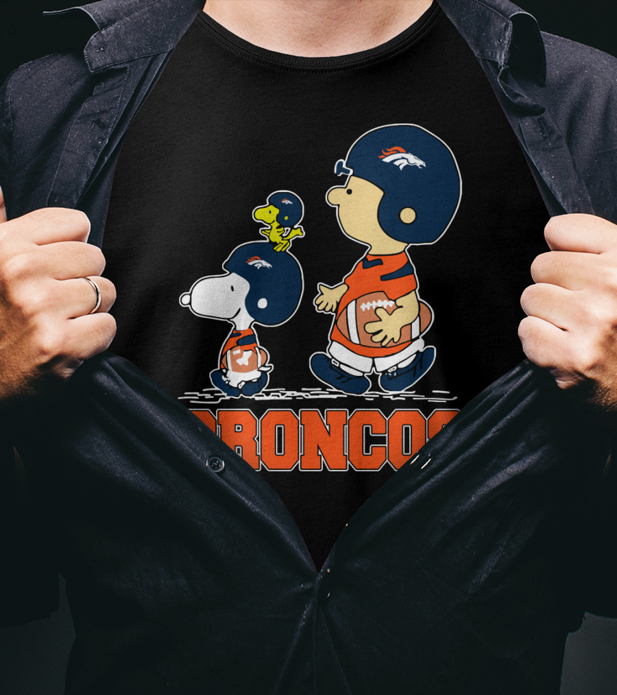 Snoopy Woodstock And Charlie Brown In Denver Broncos Helmets With Broncos T-Shirt