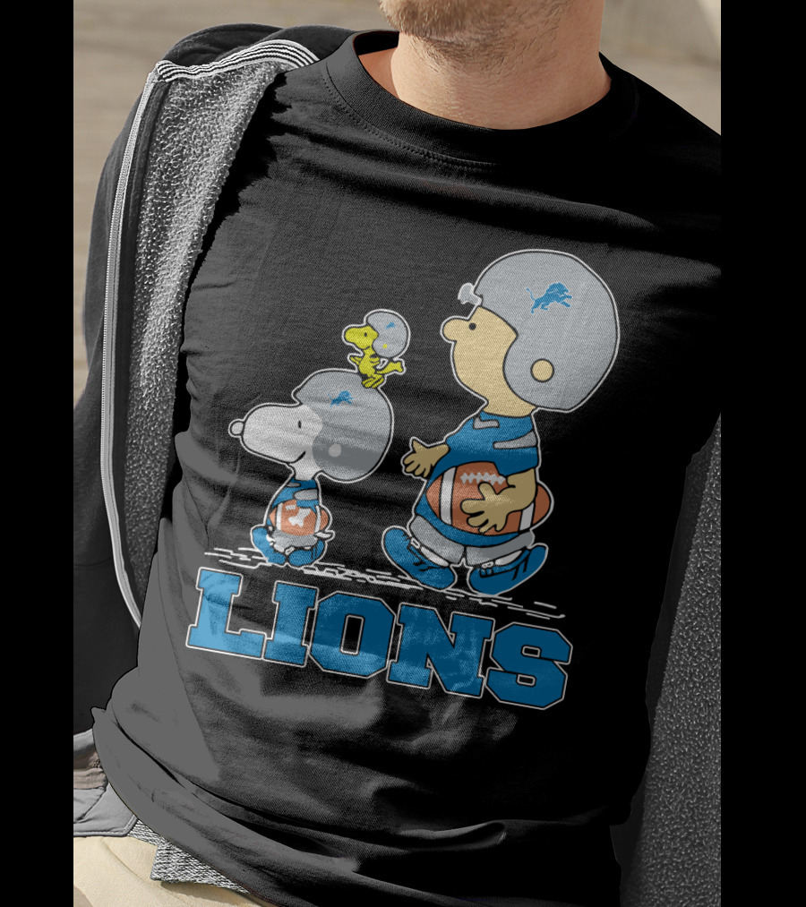 Snoopy And Woodstock With Detroit Lions Football Fans T-Shirt