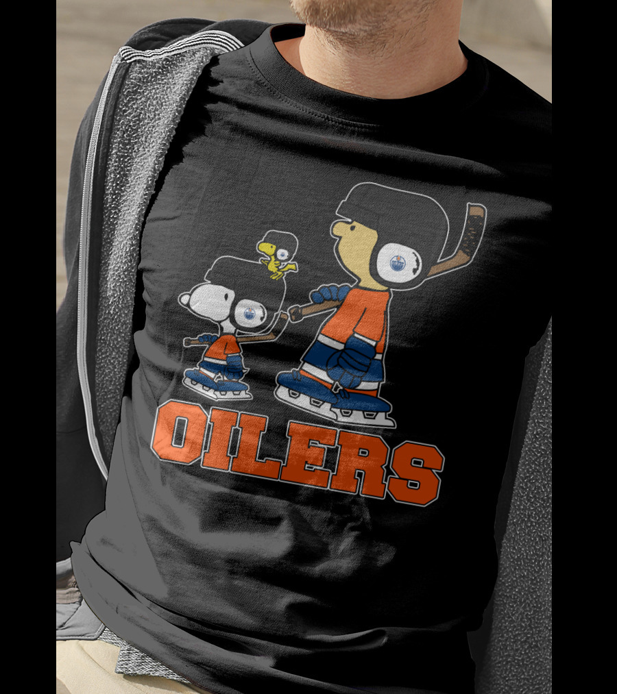 Snoopy Edmonton Oilers Hockey Fans With Woodstock In Skates T-Shirt
