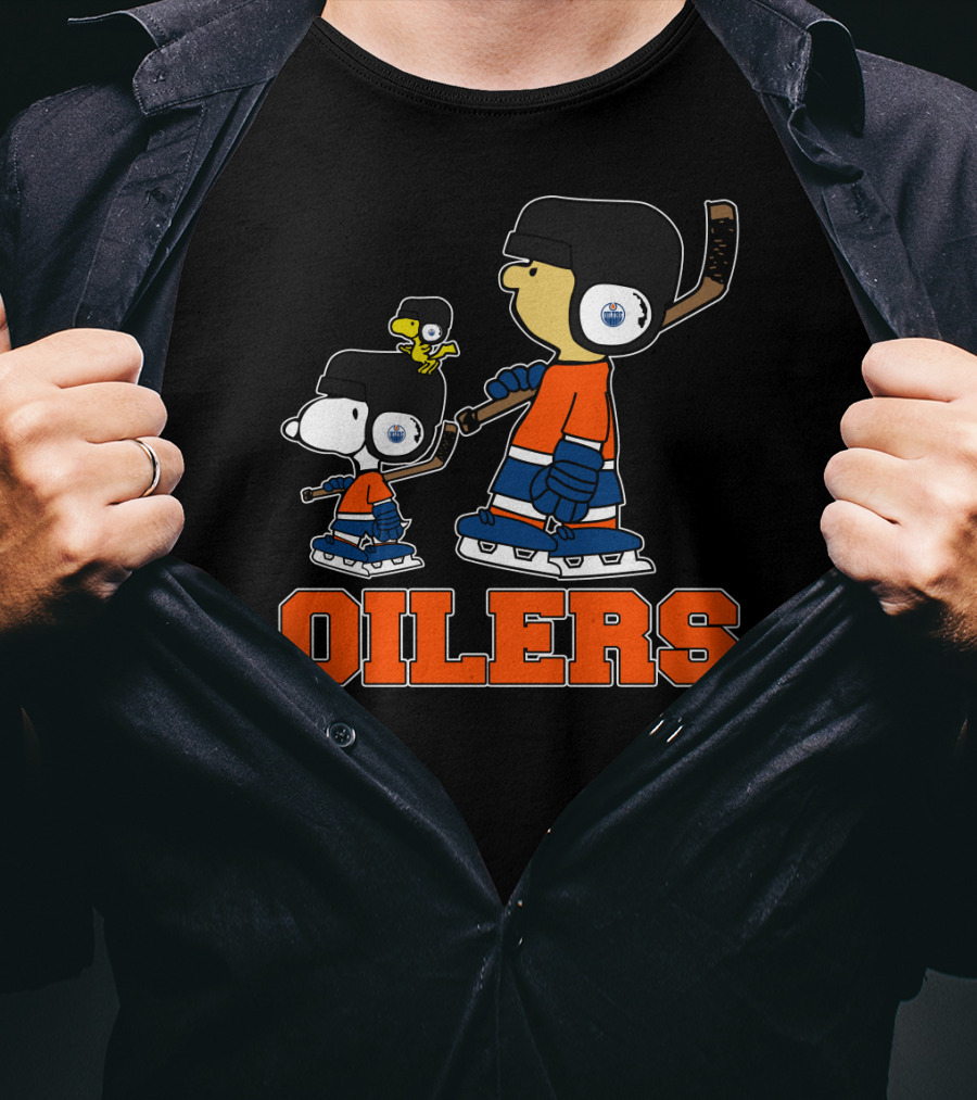 Snoopy Edmonton Oilers Hockey Fans With Woodstock In Skates T-Shirt