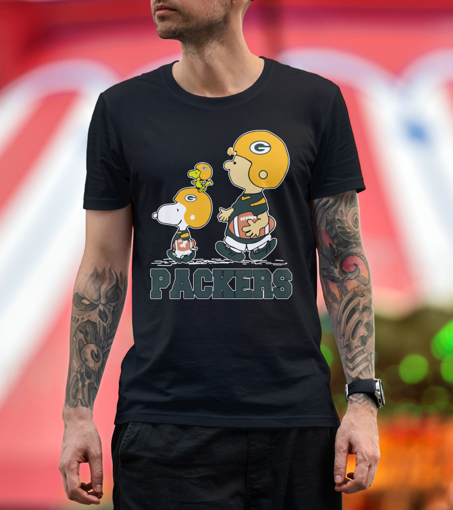 Snoopy Packers Fans Football With Woodstock And Charlie Brown T-Shirt