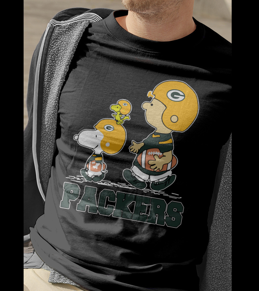 Snoopy Packers Fans Football With Woodstock And Charlie Brown T-Shirt