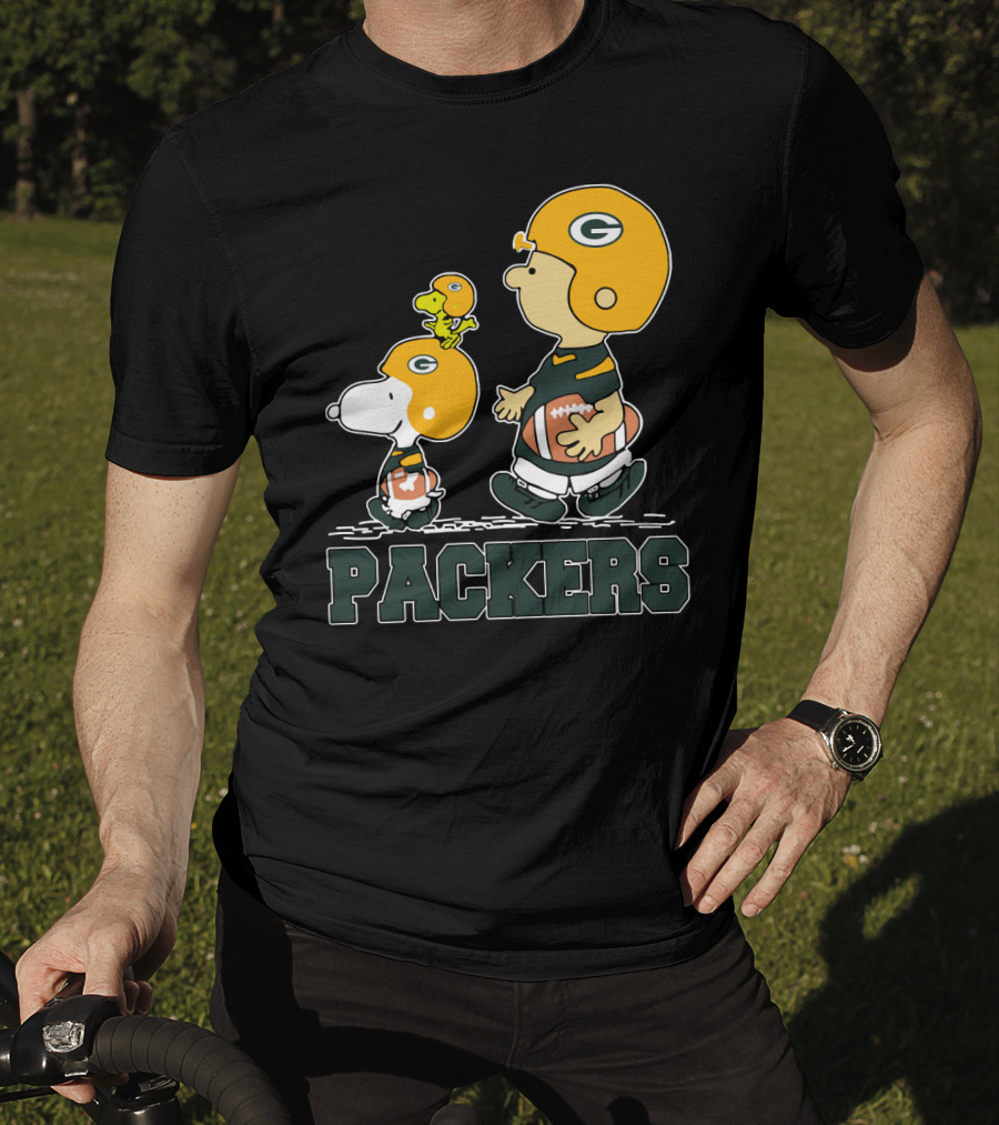 Snoopy Packers Fans Football With Woodstock And Charlie Brown T-Shirt