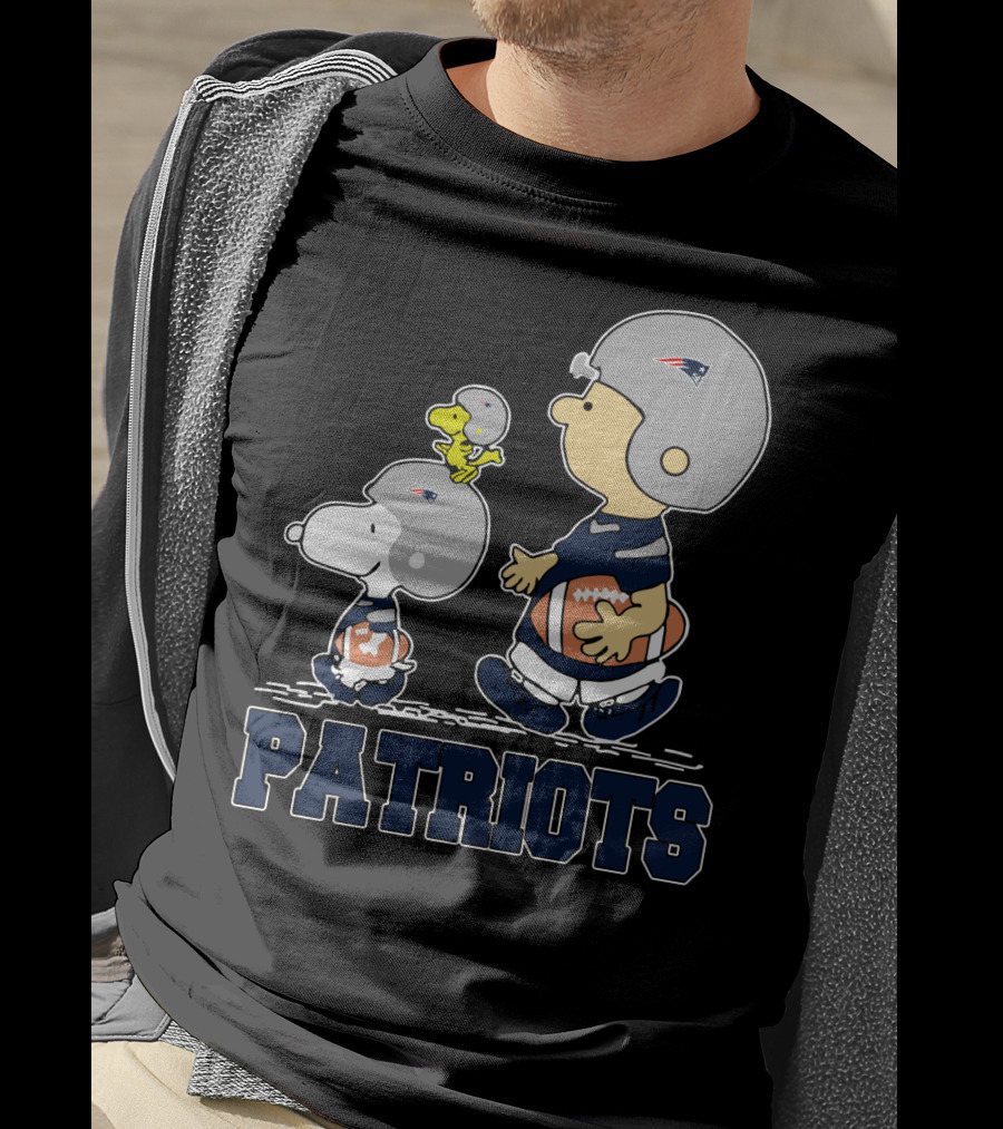 Snoopy And Woodstock With New England Patriots Football Theme T-Shirt