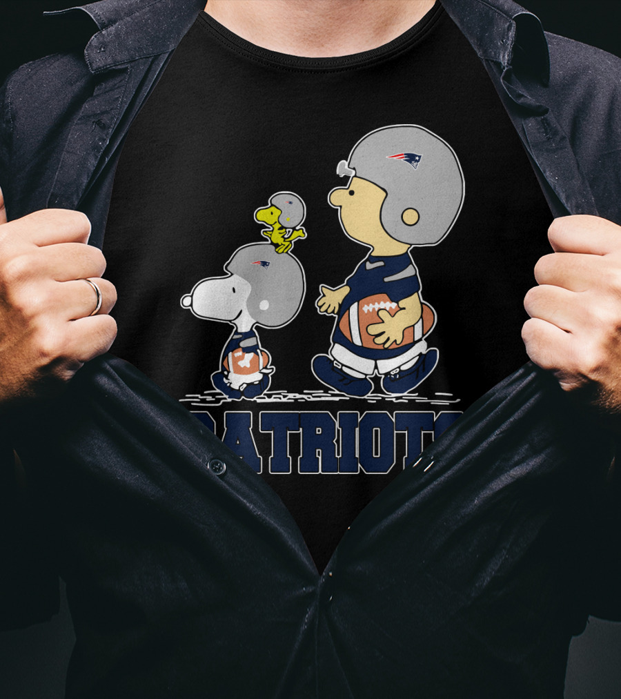 Snoopy And Woodstock With New England Patriots Football Theme T-Shirt