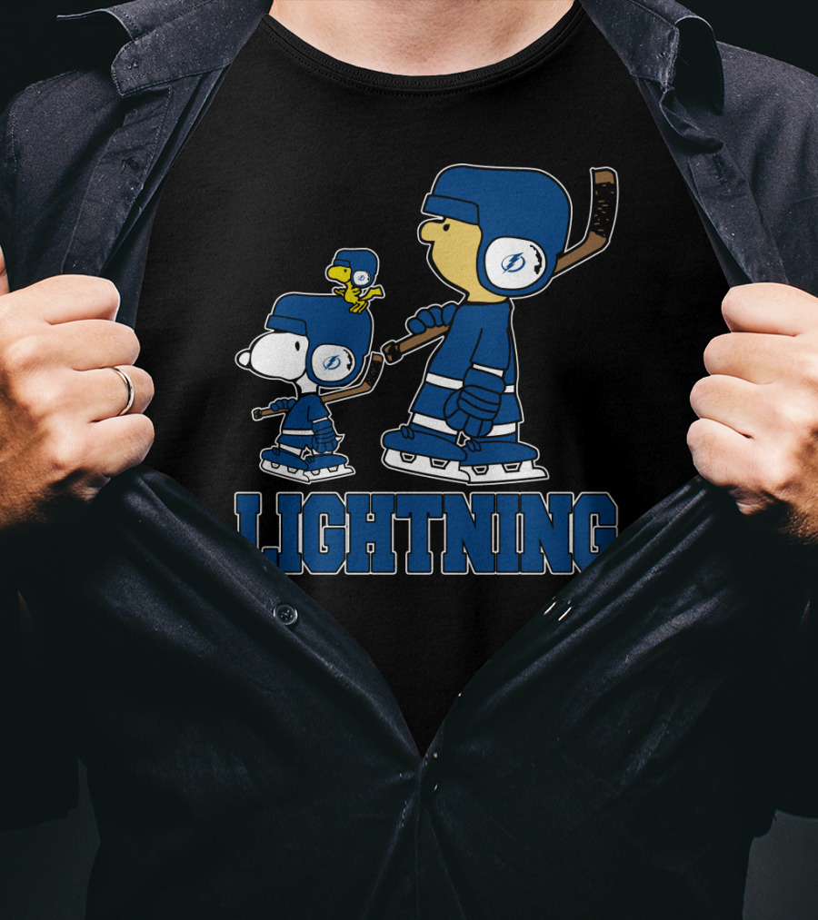 Snoopy And Woodstock With Tampa Bay Lightning Hockey Gear And T-Shirt