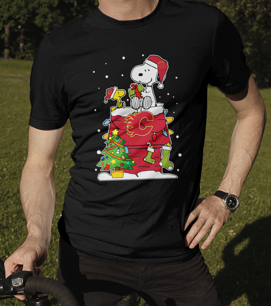 Calgary Flames Snoopy Lover Christmas Scene Featuring C Logo And Woodstock T-Shirt