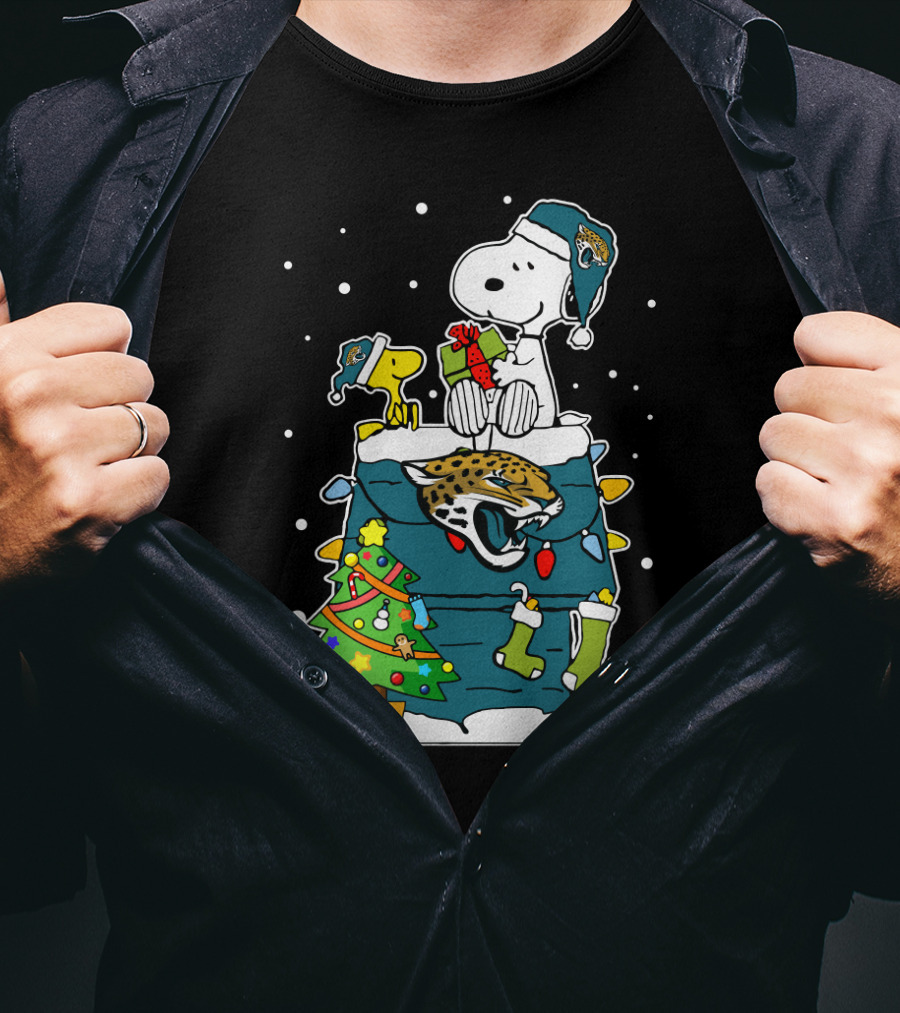 Jacksonville Jaguars Snoopy Christmas Peanuts Fan Holiday T-Shirt