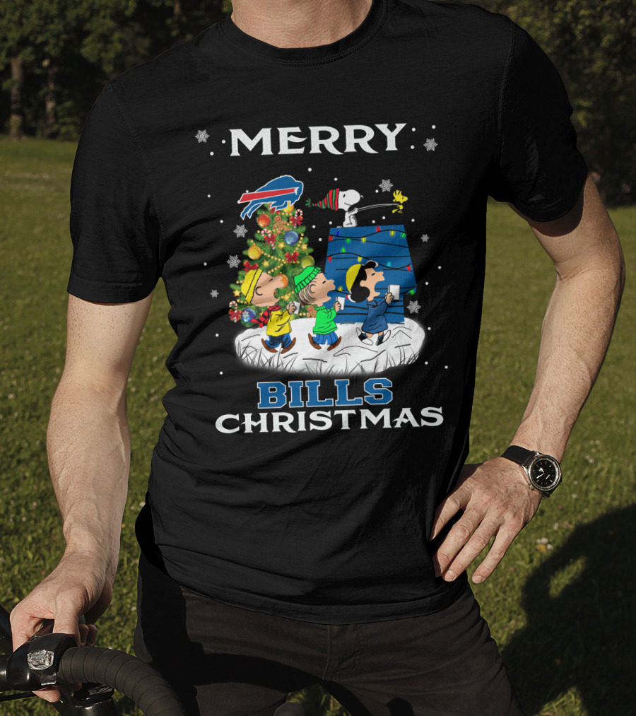 Merry Buffalo Bills Christmas With Snoopy And Peanuts Festive Scene T-Shirt