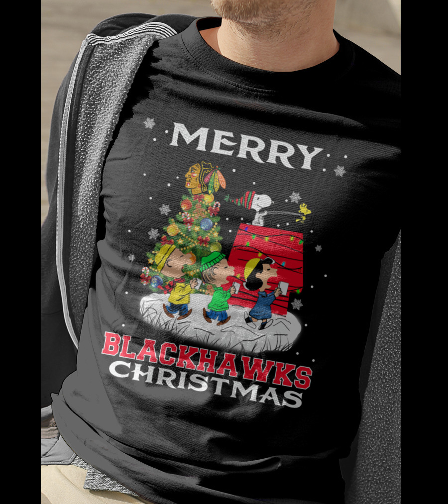 Merry Chicago Blackhawks Christmas With Snoopy And Friends T-Shirt
