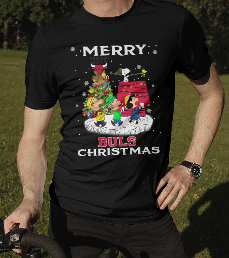 Merry Bulls Christmas With Snoopy And Friends T-Shirt