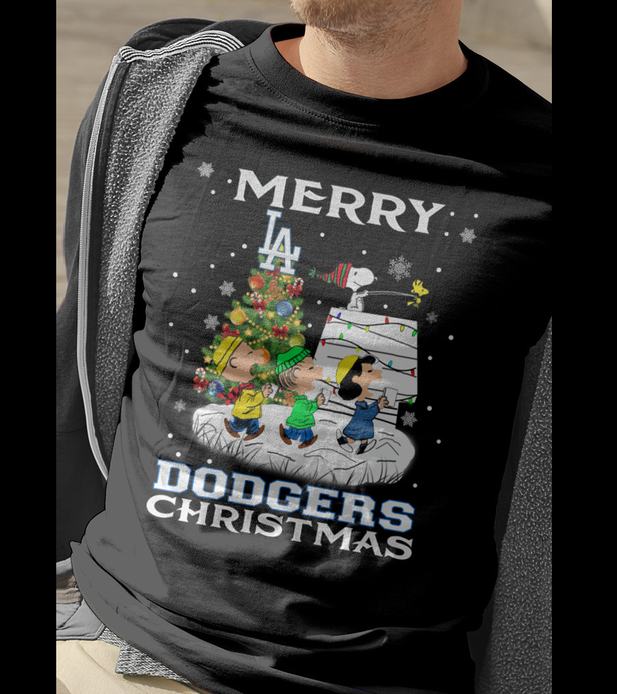 Merry Dodgers Christmas Snoopy And Friends Celebrate With La Dodgers Theme T-Shirt