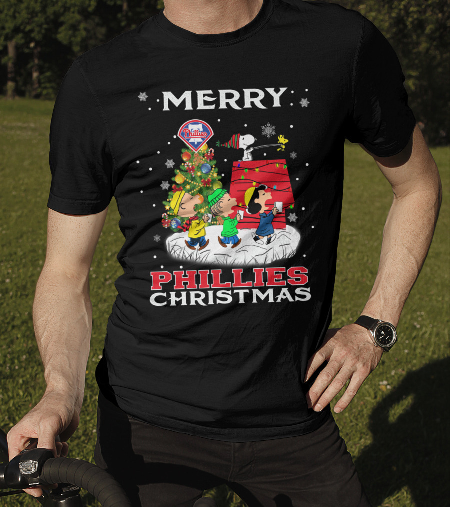Merry Phillies Christmas Snoopy And Friends Tree T-Shirt
