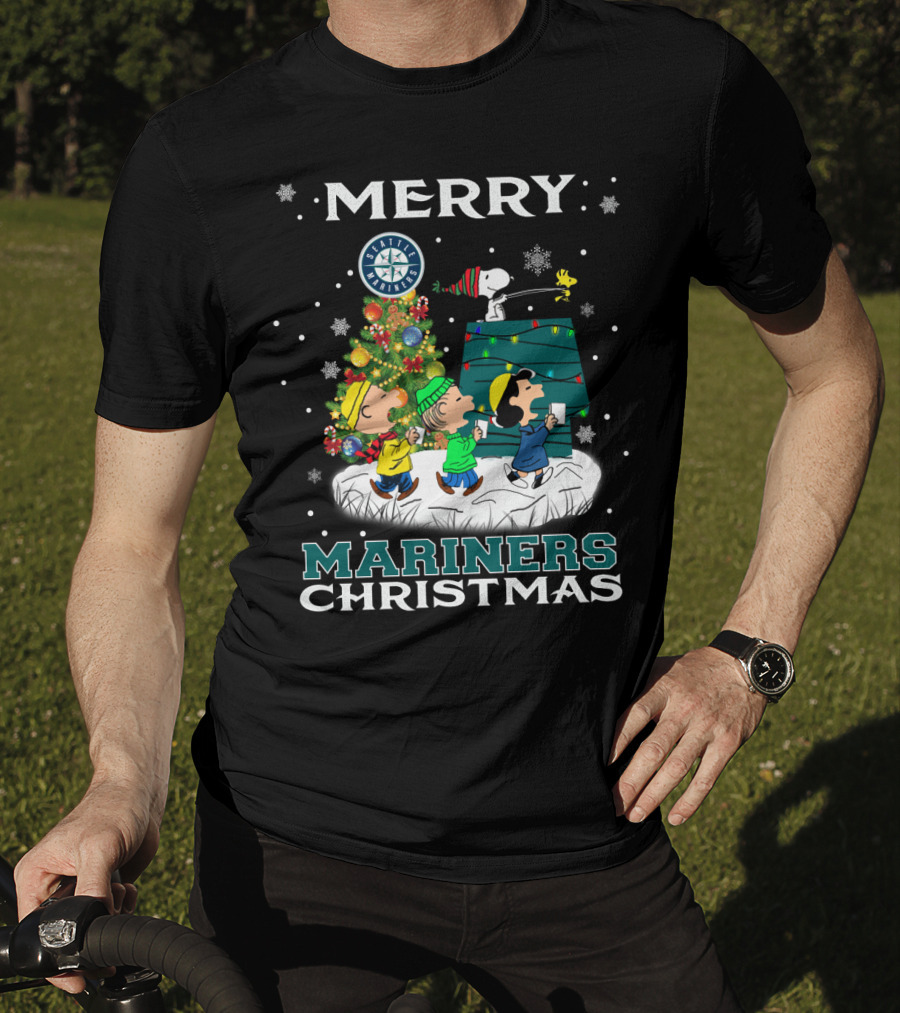 Merry Seattle Mariners Christmas Snoopy Peanuts Holiday T-Shirt