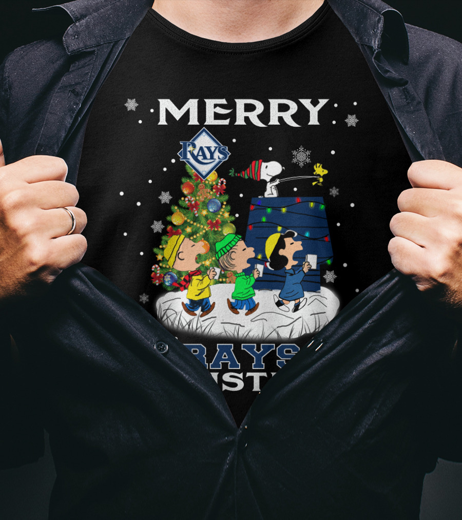 Merry Christmas Tampa Bay Rays Snoopy Fans Charlie Brown Peanuts Holiday Snowflakes T-Shirt