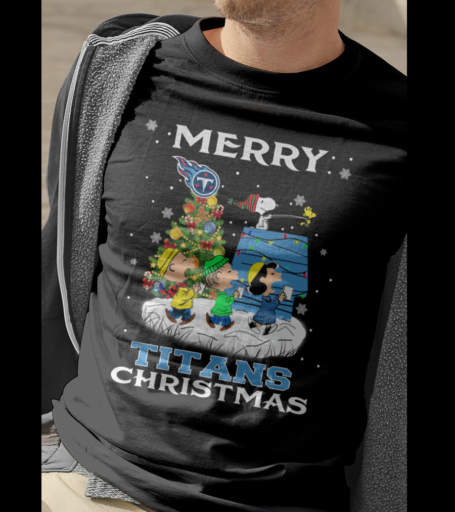 Merry Tennessee Titans Christmas Featuring Snoopy And Peanuts Characters T-Shirt