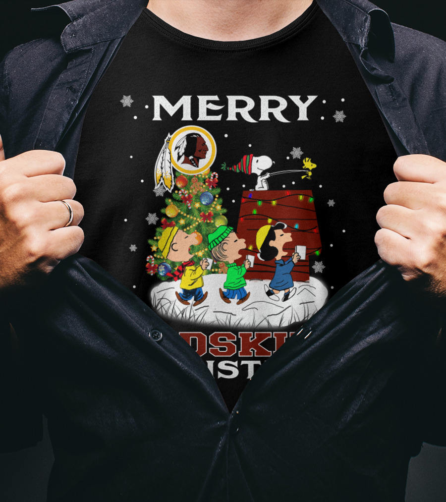Merry Redskins Christmas Snoopy Peanuts Holiday Celebration T-Shirt