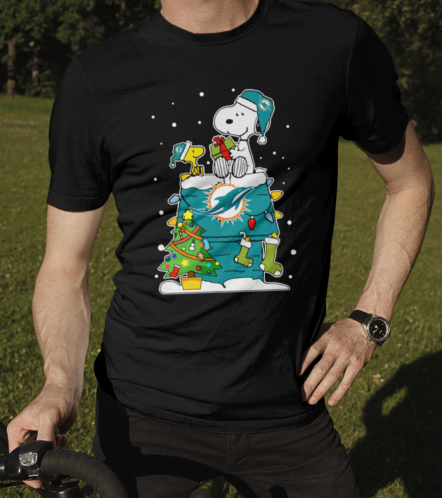 Miami Dolphins Snoopy Christmas Peanuts Fan Collection T-Shirt