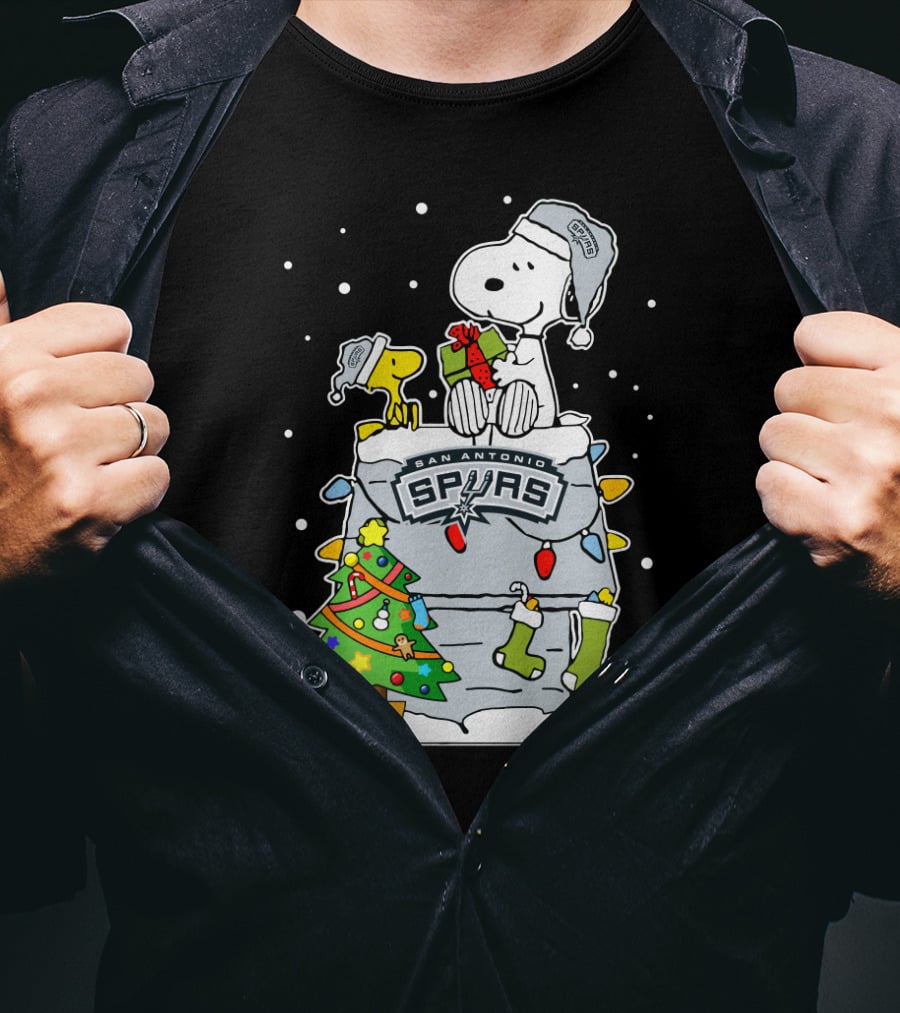 San Antonio Spurs Snoopy Christmas Peanuts Fans T-Shirt