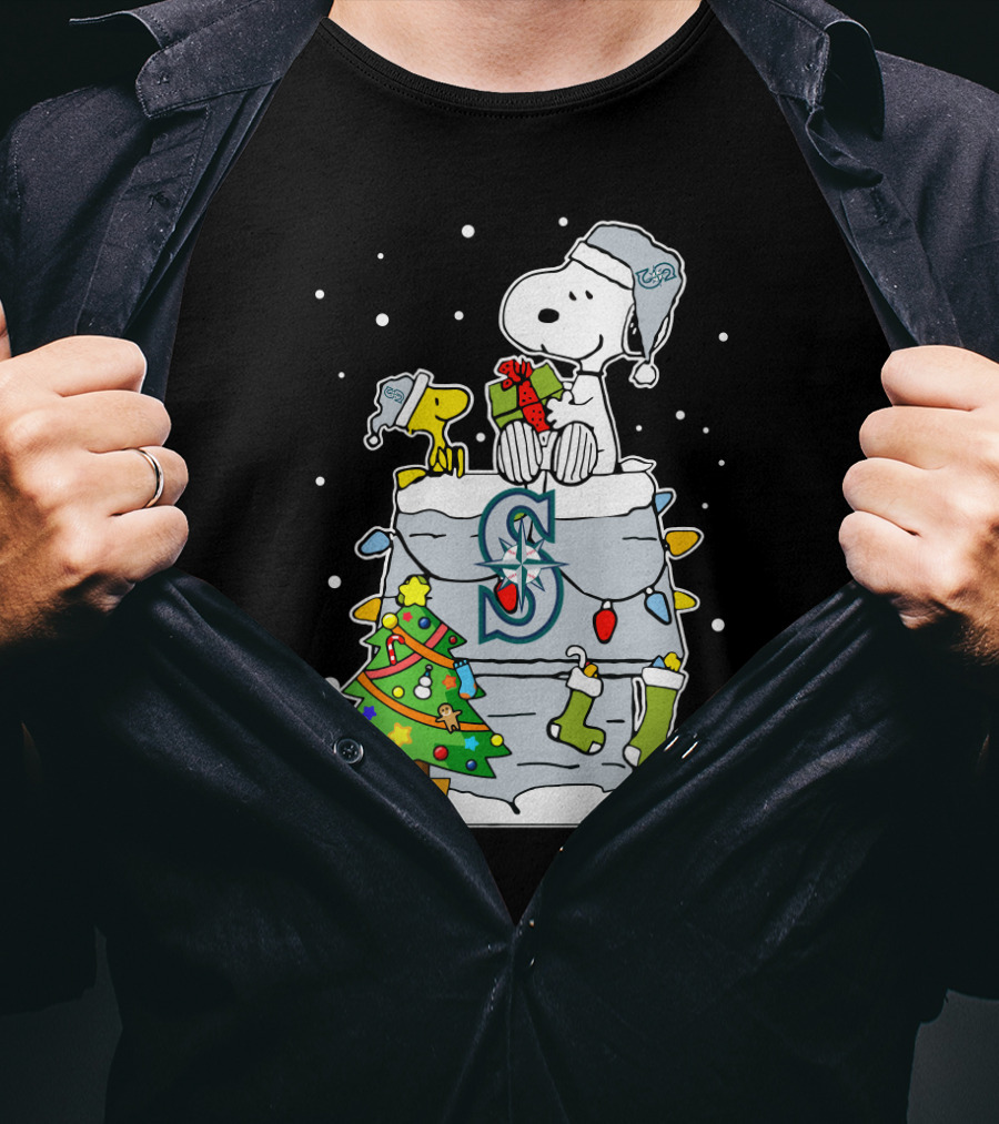 Seattle Mariners Snoopy Christmas Celebration With Woodstock And Holiday Tree T-Shirt