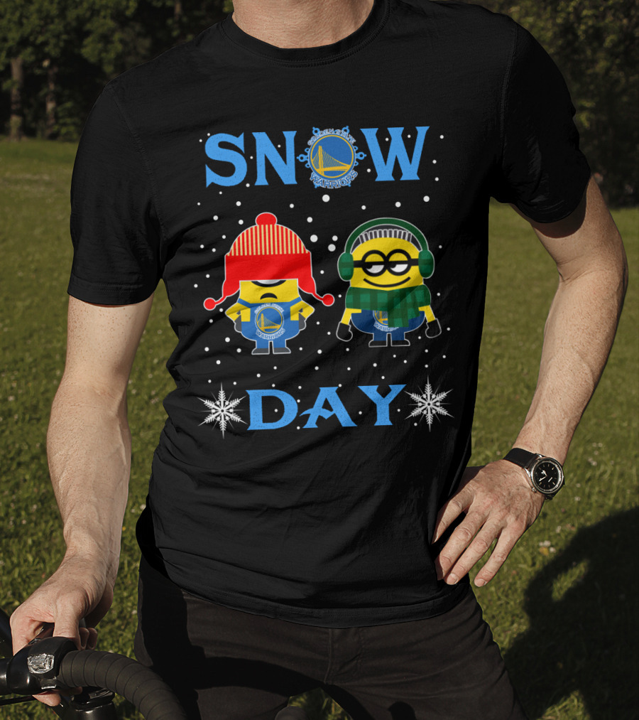 Snow Day For Golden State Warriors And Minions Winter Fun T-Shirt